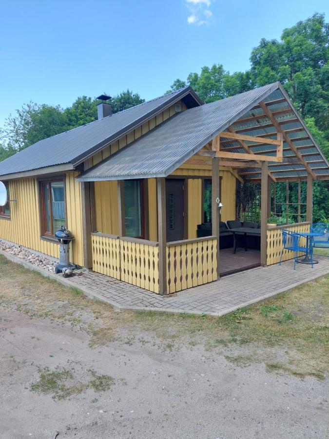 Villa Joekalda Kodumajutus à Häädemeeste Extérieur photo
